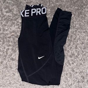 size medium NIKE PRO leggings